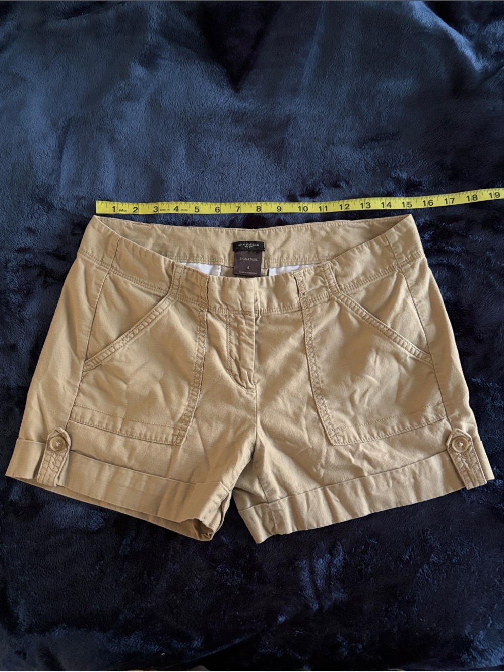Ann Taylor Beige Cargo Shorts Size 4
